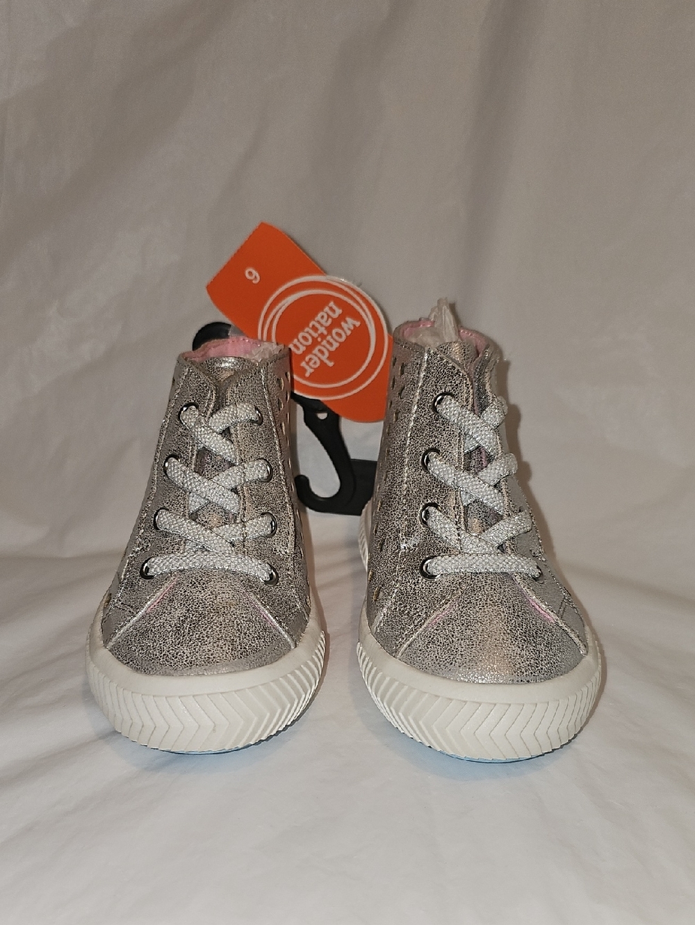 Wonder Nation Baby Girl Heart High Top Sneaker, Size 6